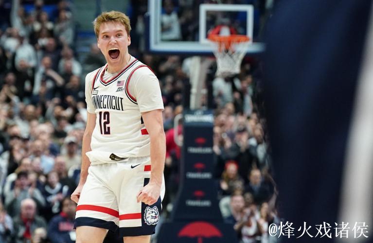 卡姆-斯潘塞单场27分刷新职业新高，快船成背景板