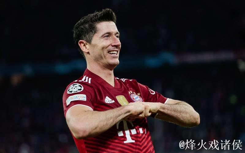 莱万多夫斯基荣膺本赛季德甲最佳球员称号 莱万多夫斯基荣膺本赛季德甲最佳球员称号