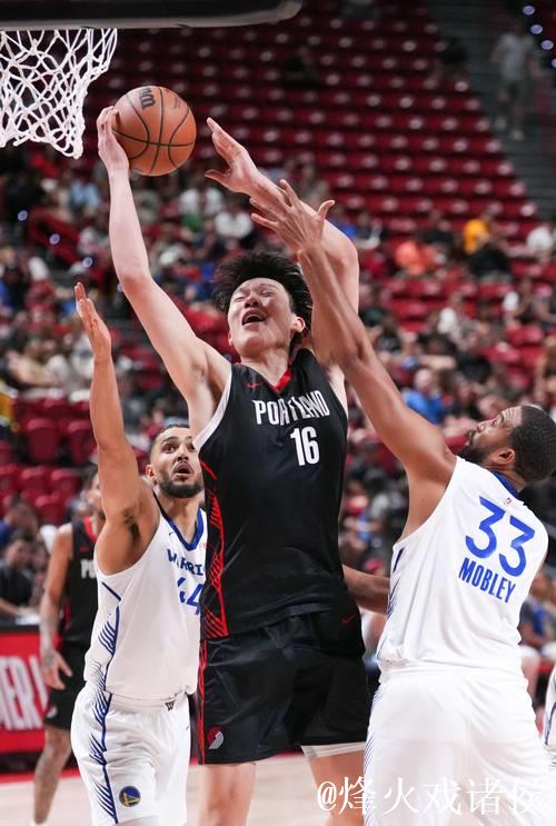 杨瀚森10分钟送1助攻 开拓者击败独行侠 杨瀚森10分钟送1助攻 开拓者击败独行侠