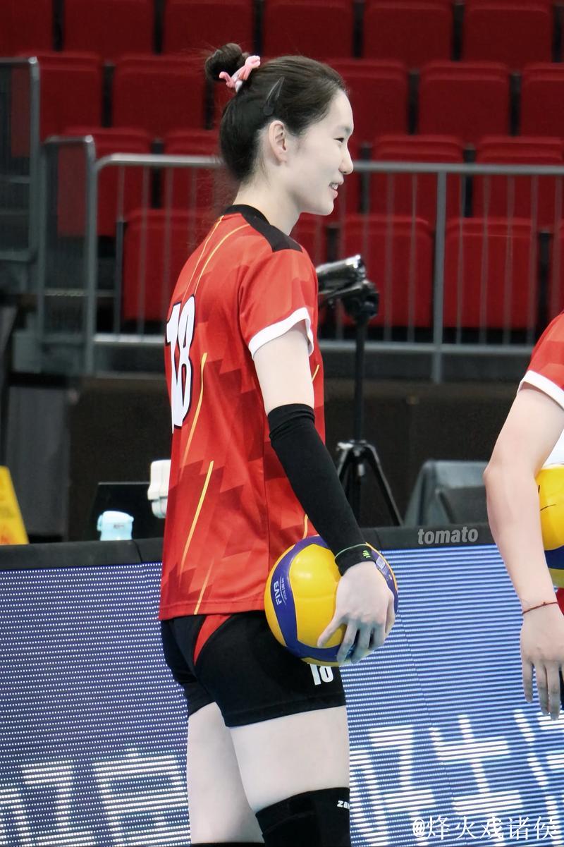 许晓婷表现不佳却挺身而出!有望成为上海女排新核心二传 许晓婷表现不佳却挺身而出!有望成为上海女排新核心二传